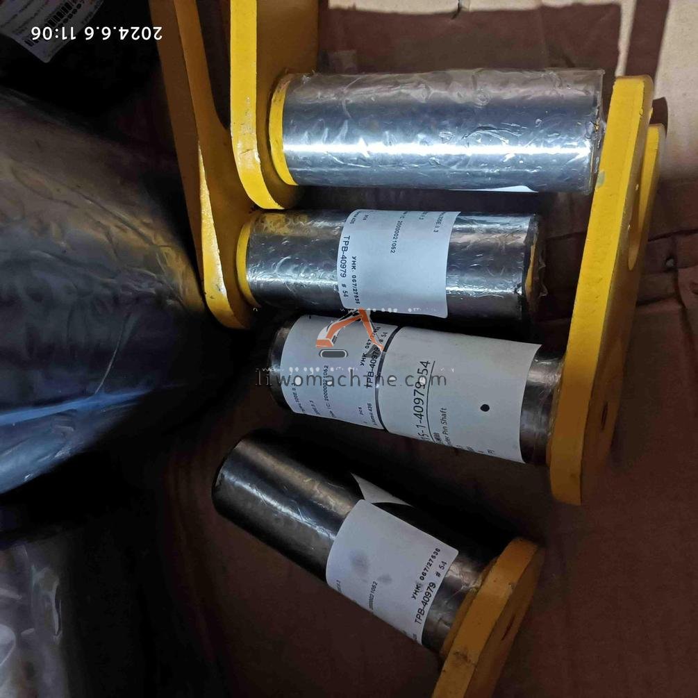 XCMG 320E.8.3 转斗缸后销轴 Tilt Cylinder Pin Shaft - Professional Construction Machinery Parts